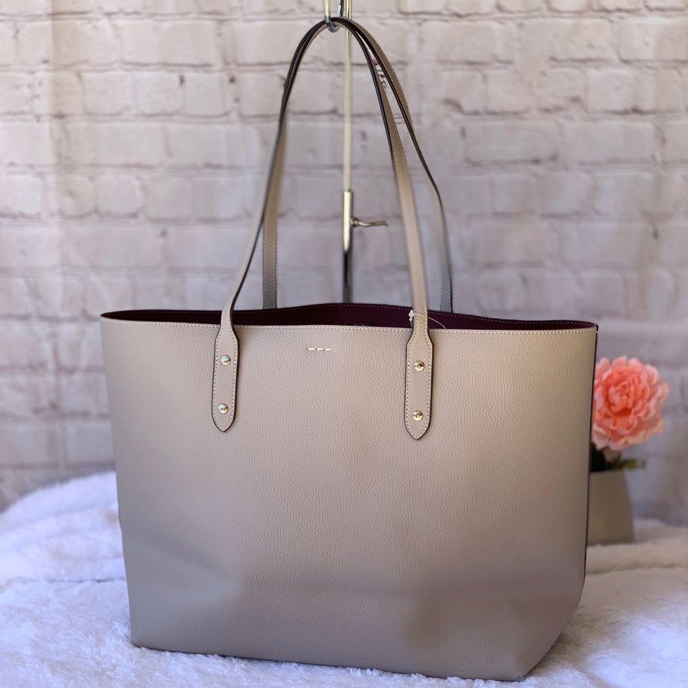 Coach Town Tote - Picture 12 of 12